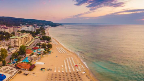 Наслаждайтесь солнечным болгарским летом